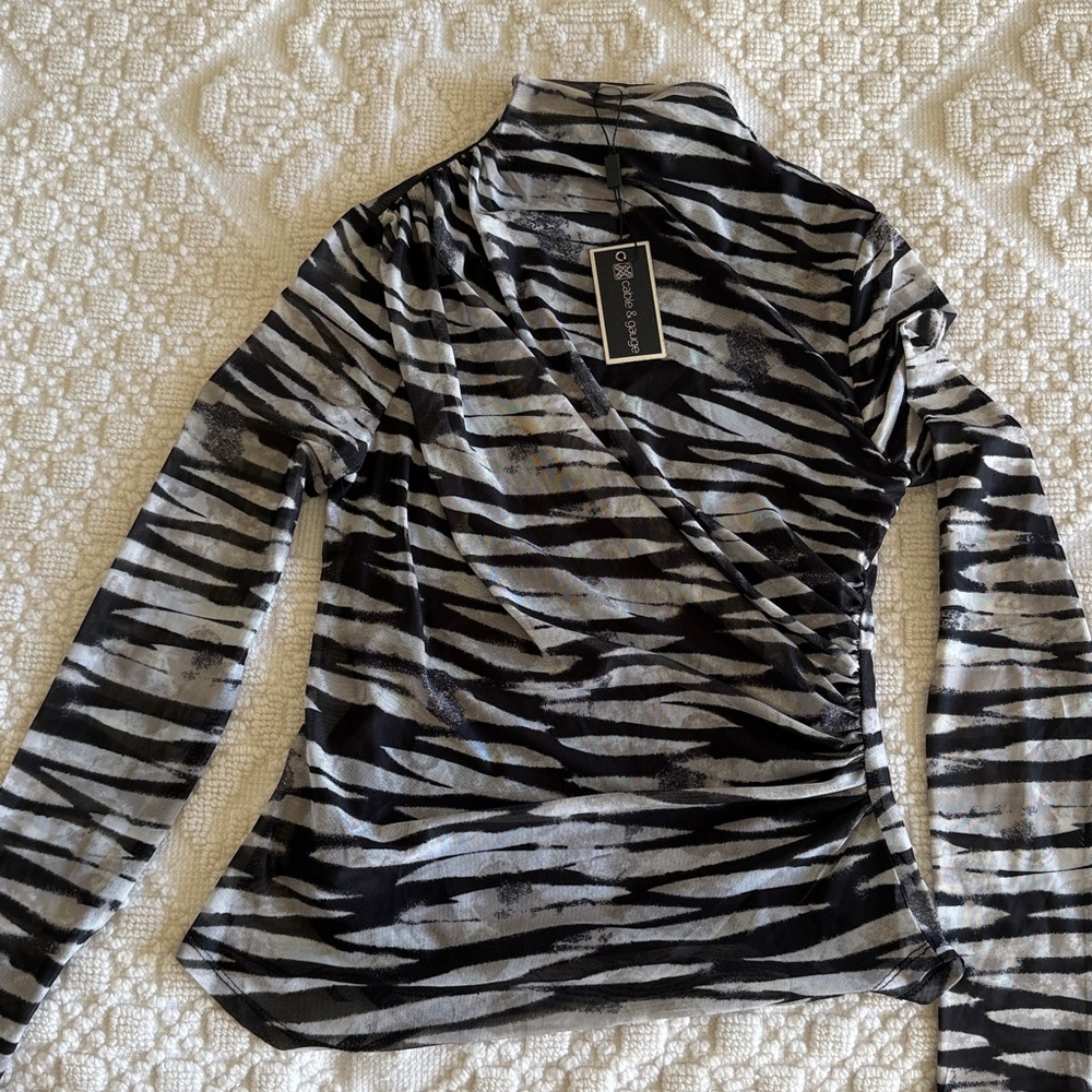 Cable & Gauge Animal Print Long Sleeve Top
